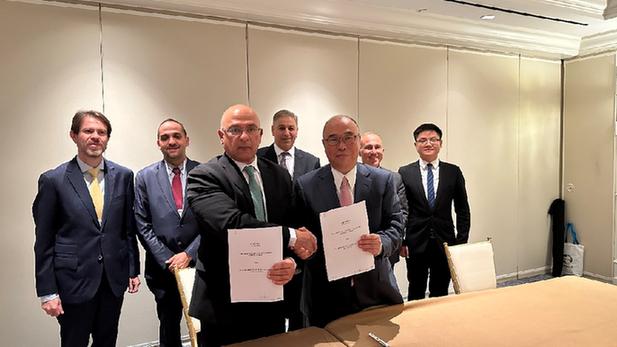 探索未来，新澳门与香港正版免费在2025年的全面释义、解释与落实,2025年新澳门与香港正版免费,全面释义、解释与落实